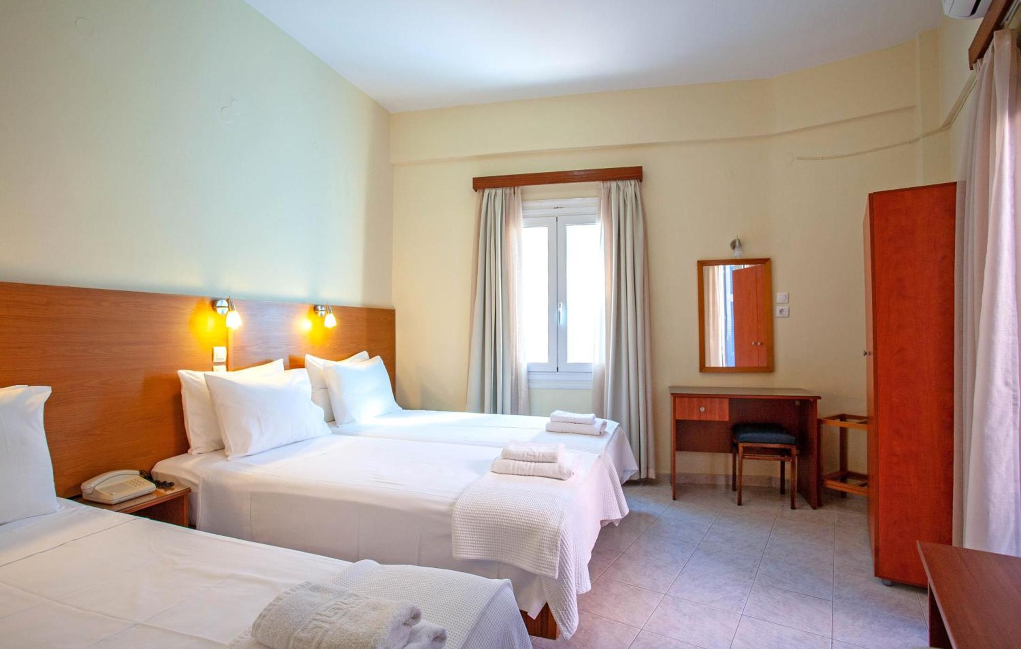 Lucia Hotel Chania  ภายนอก รูปภาพ