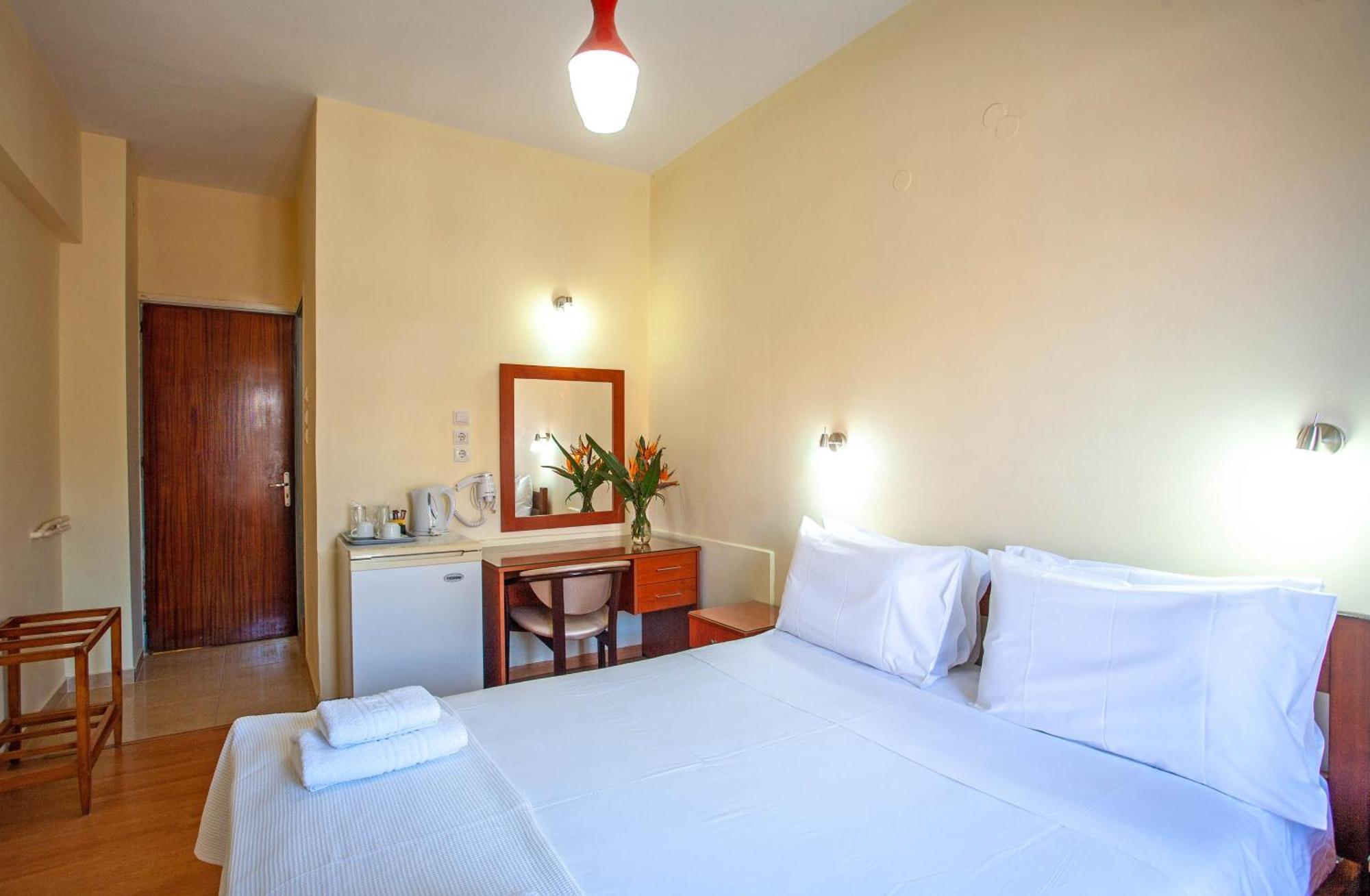 Lucia Hotel Chania  ภายนอก รูปภาพ