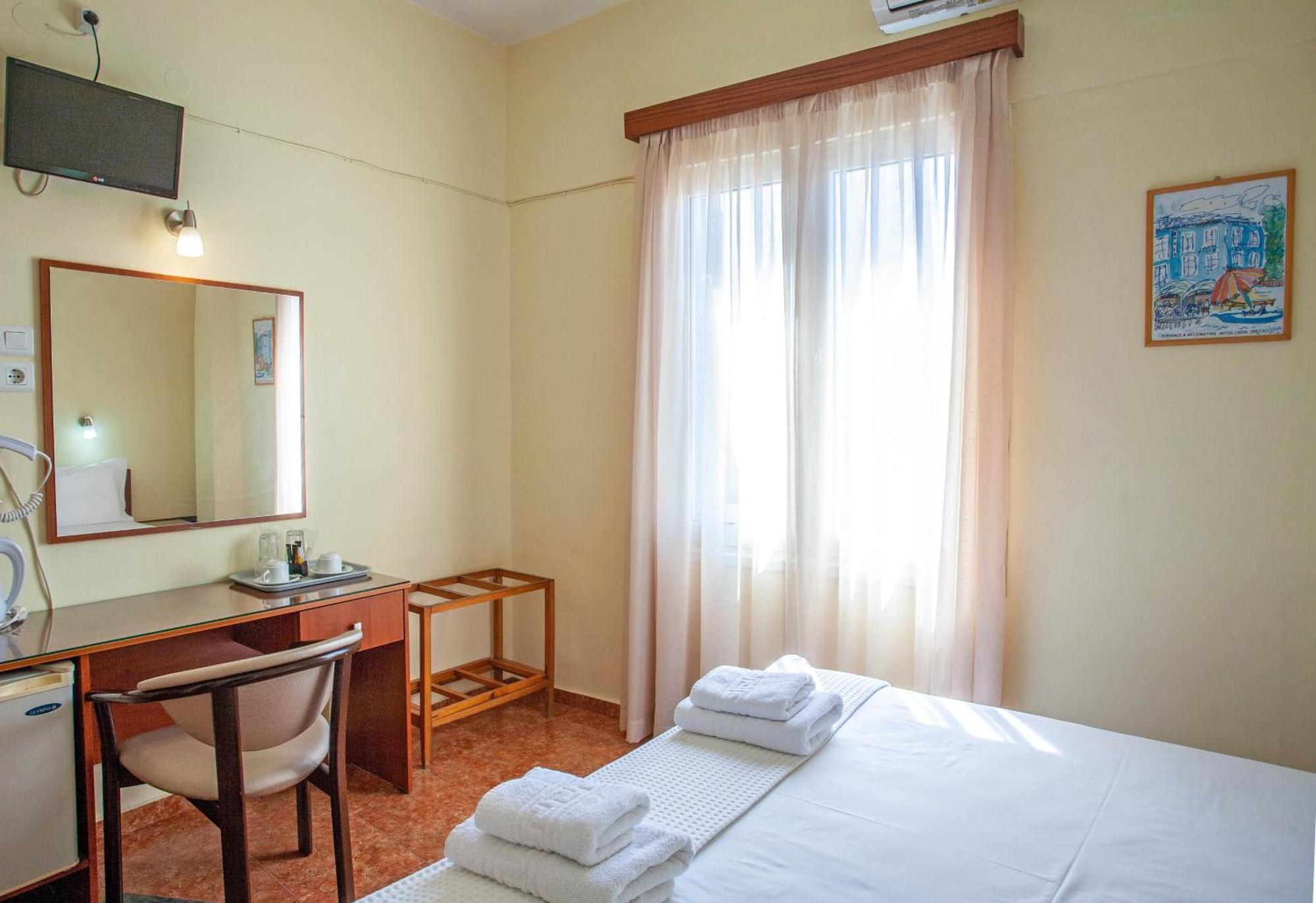 Lucia Hotel Chania  ภายนอก รูปภาพ