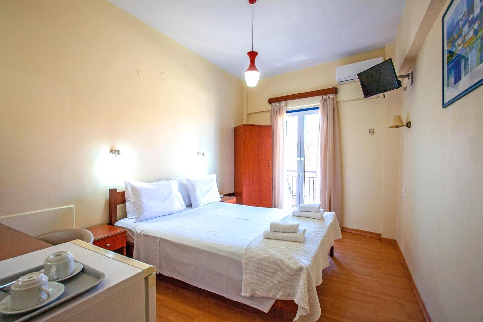 Lucia Hotel Chania  ภายนอก รูปภาพ