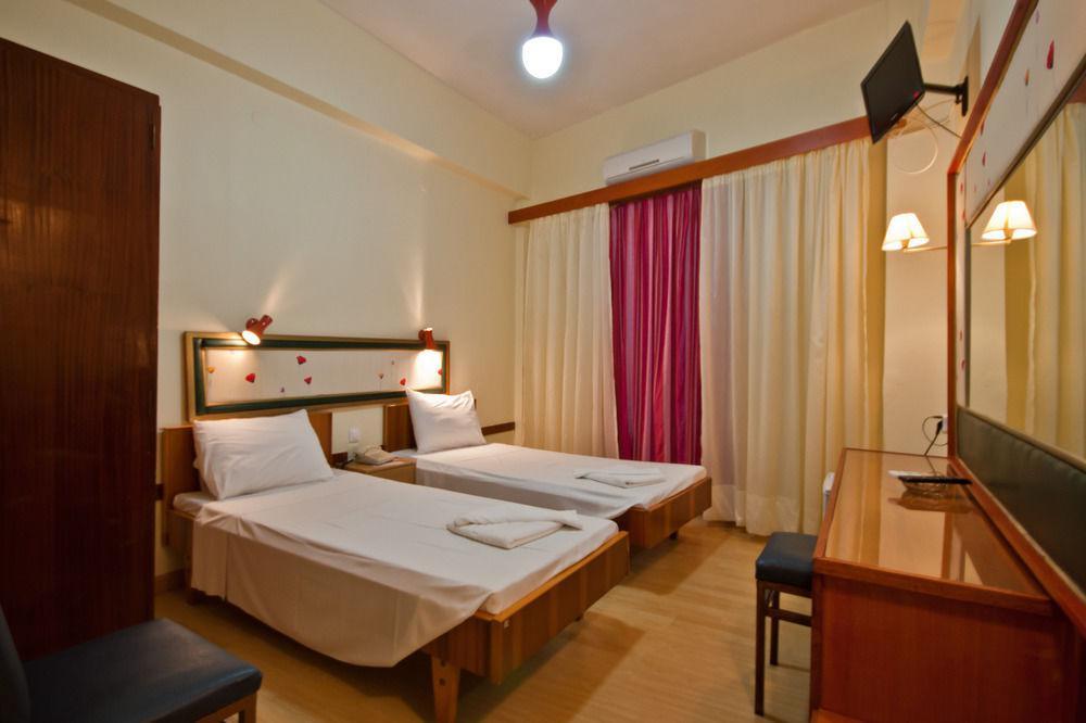Lucia Hotel Chania  ภายนอก รูปภาพ